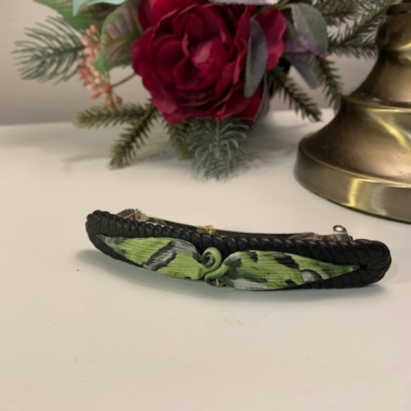 Hair Clip Polymer Wax green and black and made - Picture 1 of 7